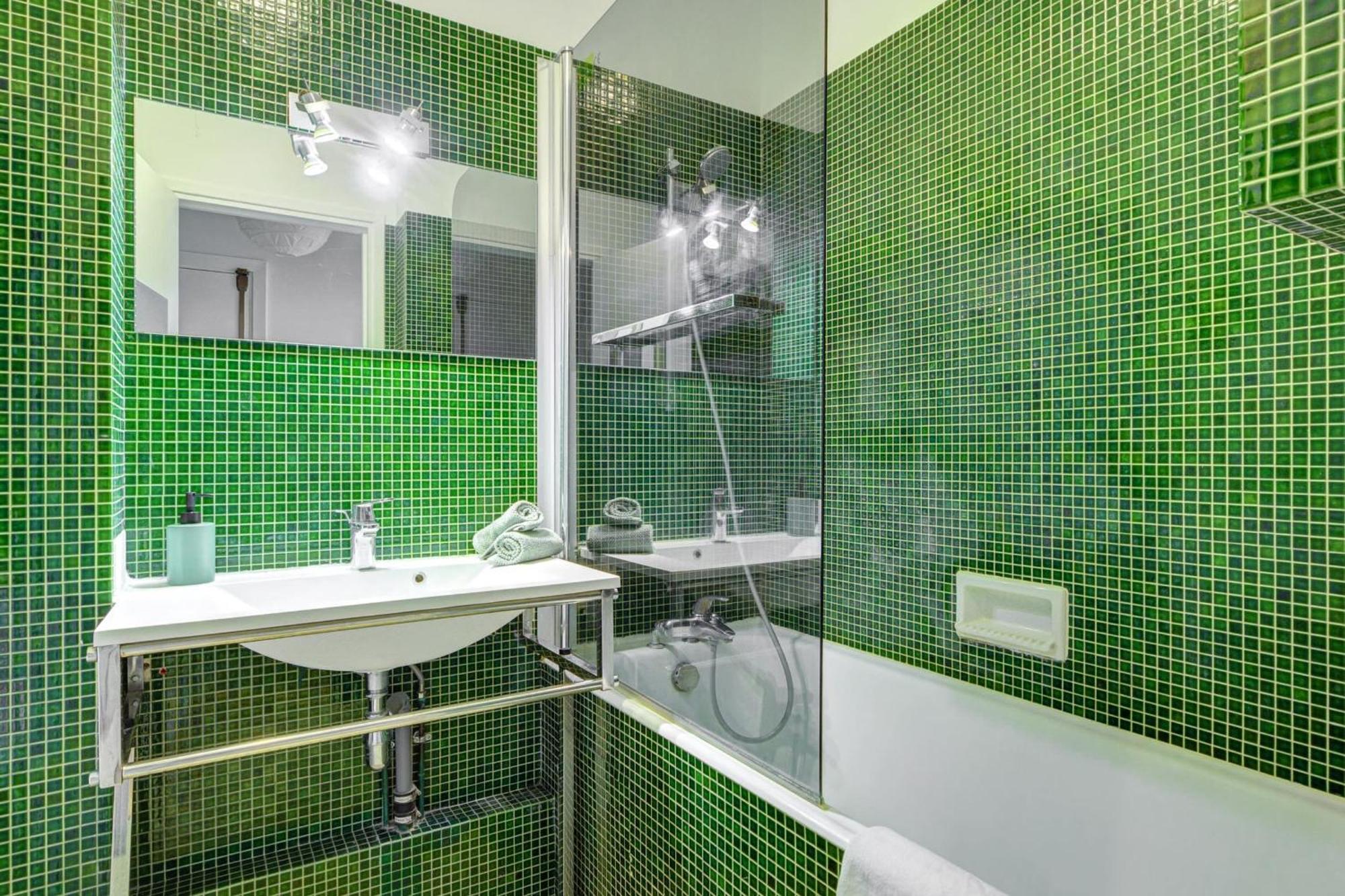 St Germain & Le Bon Marche With Balcony - Cityapartmentstay Párizs Kültér fotó